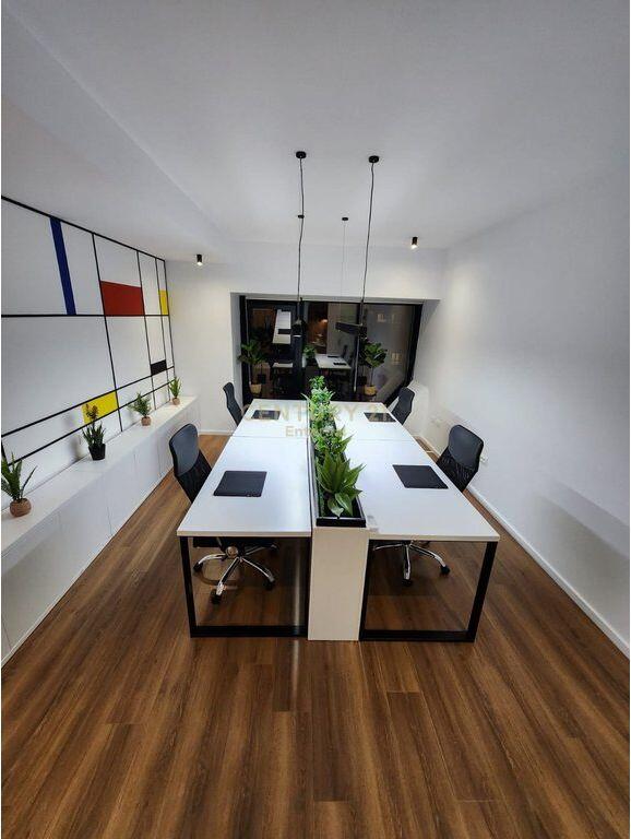 Zyrë 1+1 Me Qira në Square 21, Tiranë - 1000€ | 65 m²