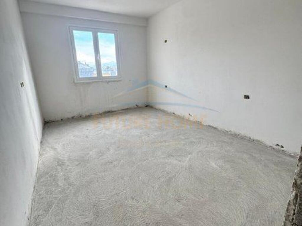 In vendita, Appartamento 1+1 Yzberisht, Complesso “Sino Llane”