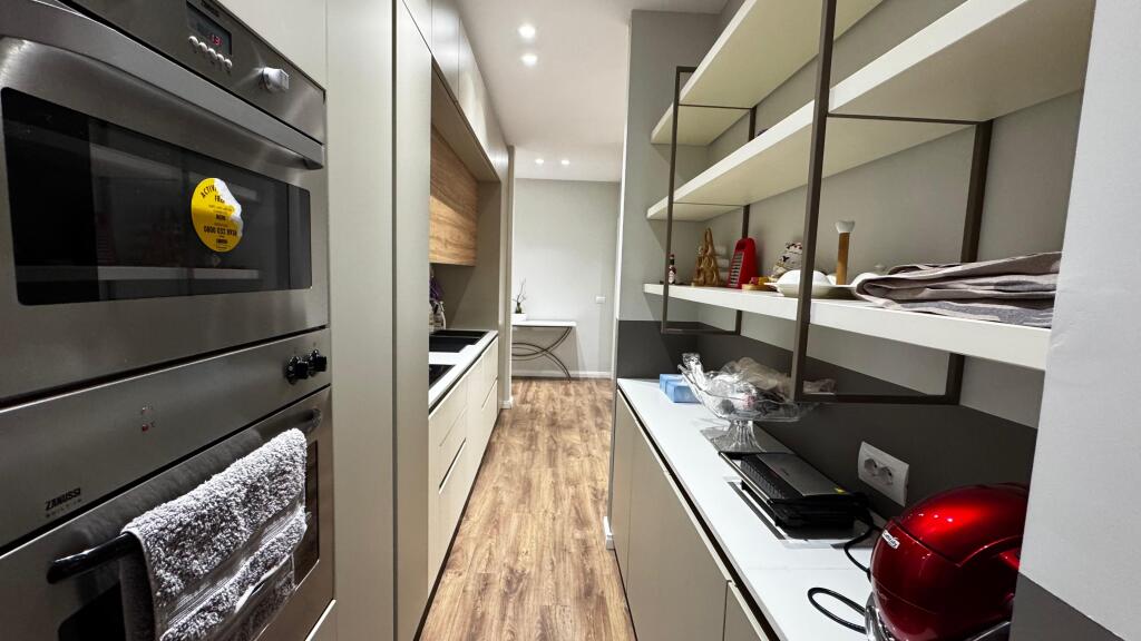 Apartament 3+1 per qira ne Qender!