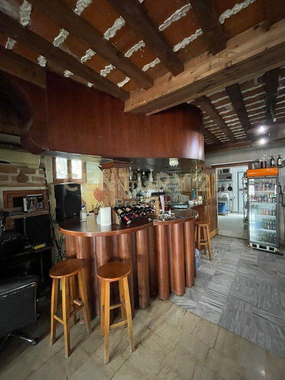BAR-RESTORANT ME QIRA, VENDOSUR TEK RRETH-RROTULLIMI I SHKOZES!
