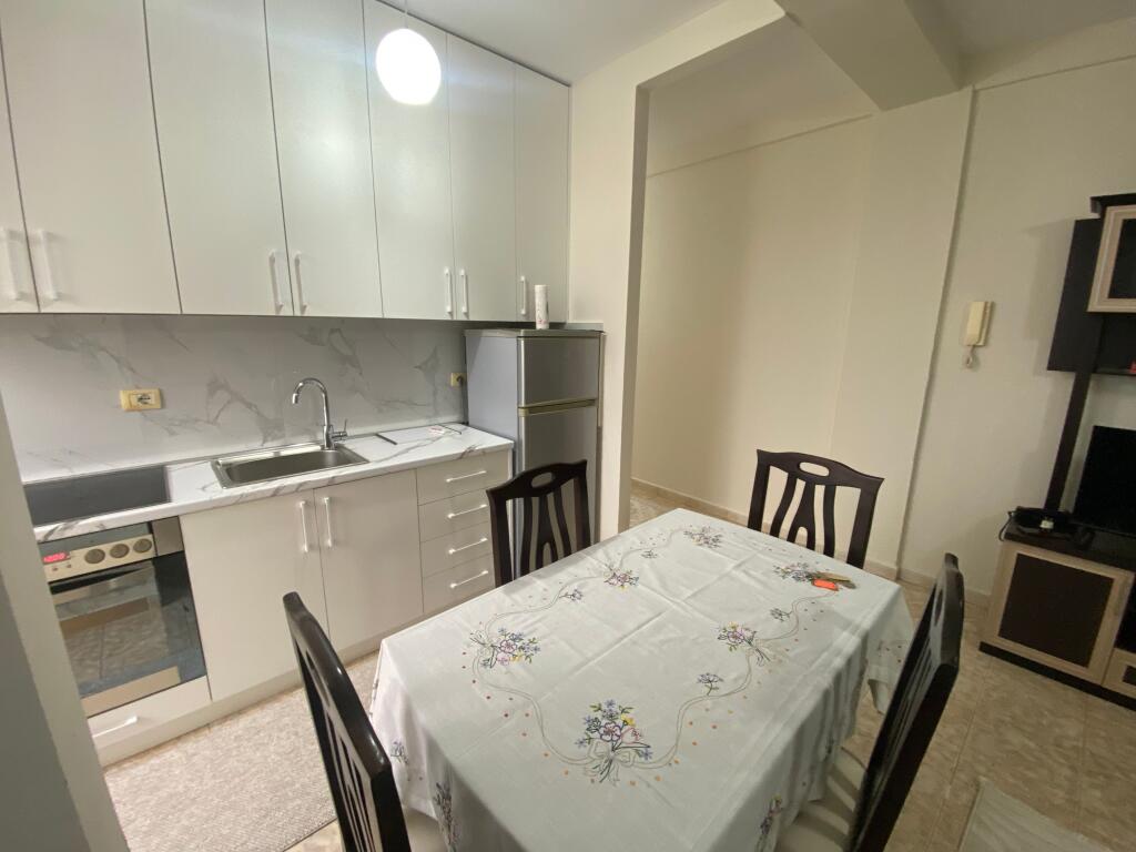 1+1,arredato,uccello nero,550 euro, e per airbnb