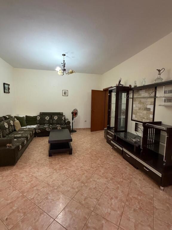 jepet me qira apartament 2+1, Koder e Diellit