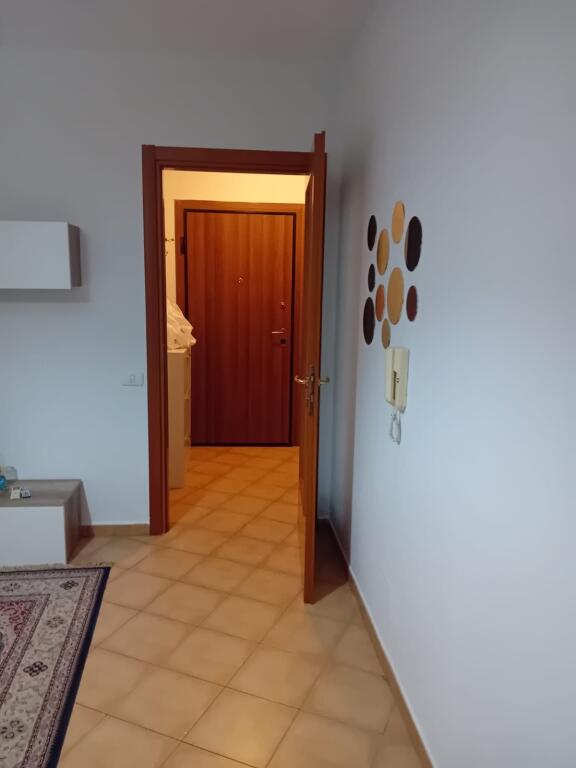 Jepet me qera apart 1+1 perballe Ambasades USA