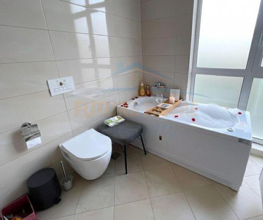 Affitto, Villa su 2 piani con piscina, Farkë, Tirana