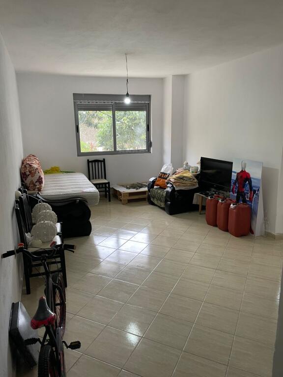 Vendesi in vendita 1+1 – Shkëmbi i Kavajës, a soli 100 m dal mare!