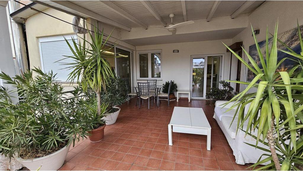 Apartment 3+1+2 for sale in the Ish-Blloku area