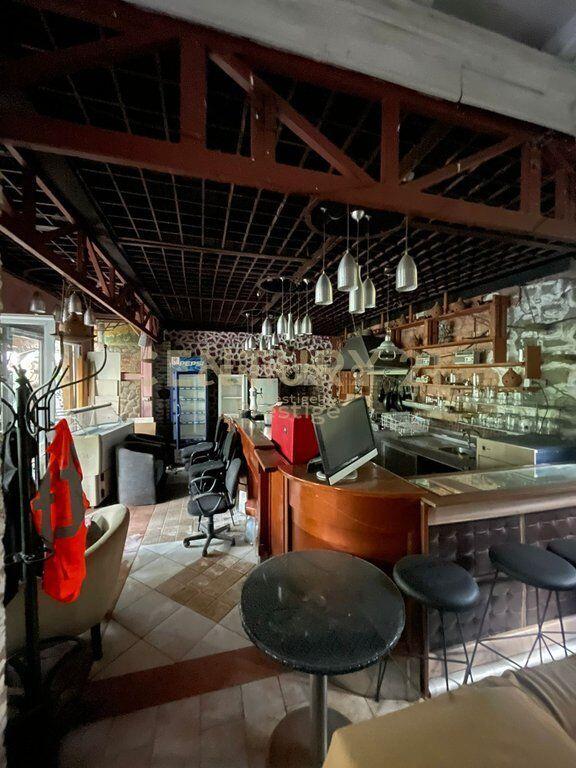 BAR-RESTORANT ME QIRA, VENDOSUR TEK RRETH-RROTULLIMI I SHKOZES!