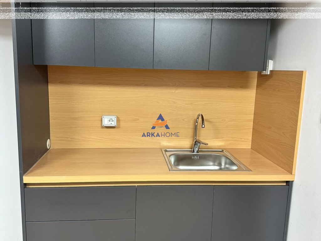 UFFICIO IN AFFITTO "TORRI GEMELLI" 1000 EURO