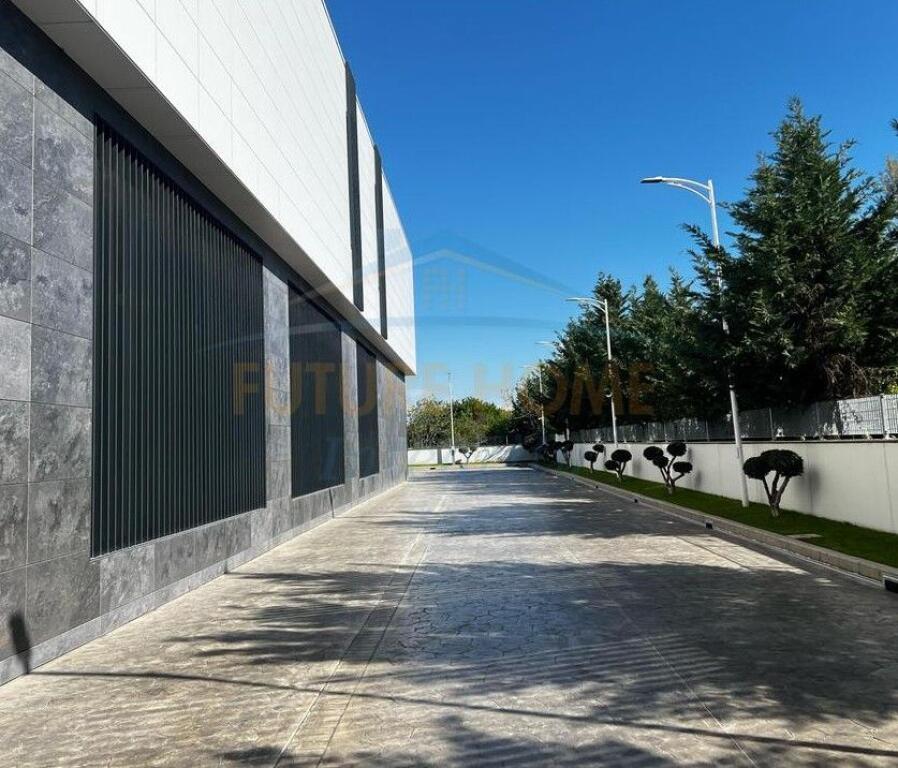 Qera, Godinë Biznesi Multifunksionale, Mëzez, Tiranë
