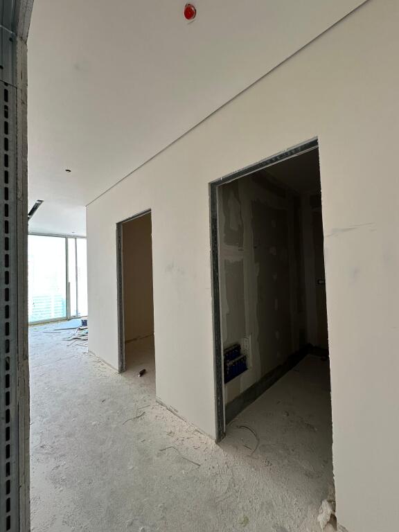 🏙️ Apartament 2+1 për Shitje – Downtown One, Tiranë