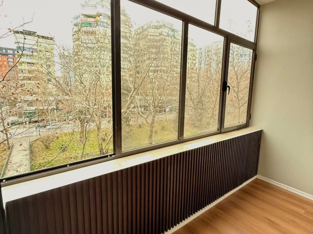 For rent 1+1 office opposite the Tirana Court