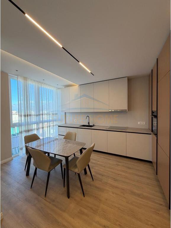 Qera, Apartament 2+1+2, Galeria, Rruga e Barrikadave, Tirane.