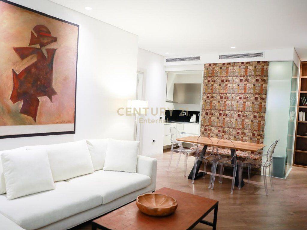Shitet Apartament 2+1+2 te Selvia – Pallati Observator, pranë Qendrës