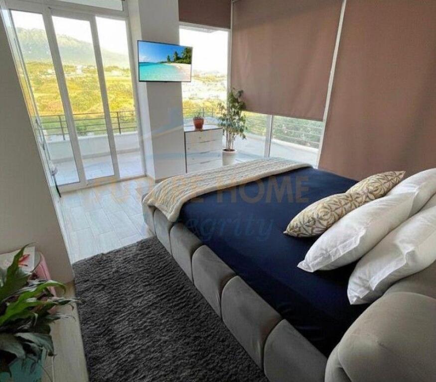 Affitto, Villa su 2 piani con piscina, Farkë, Tirana