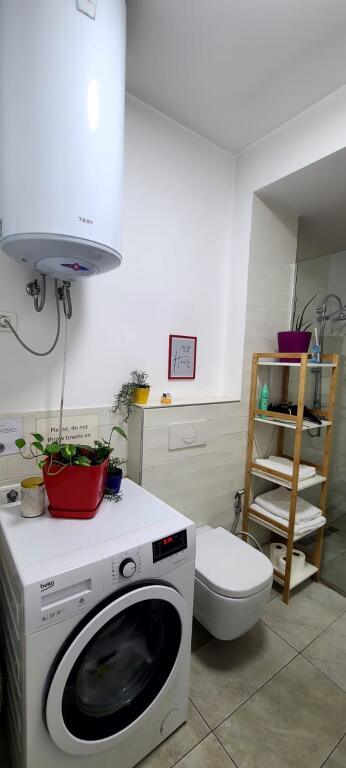 Apartament modern me qira 2+1  në Rrugën e Durrësit