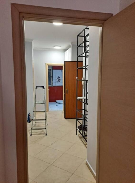 Apartament ne shitje 2+1+ 2 Ballkone tek Liqeni i Thate, Ne Rrugen Peti