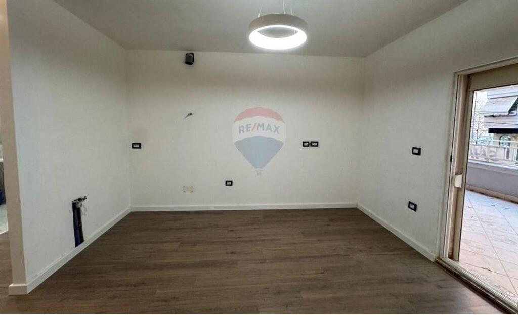 Apartament 1+1- Për Shitje - Komuna e Parisit, Tiranë!!! ID: 530261038-4739