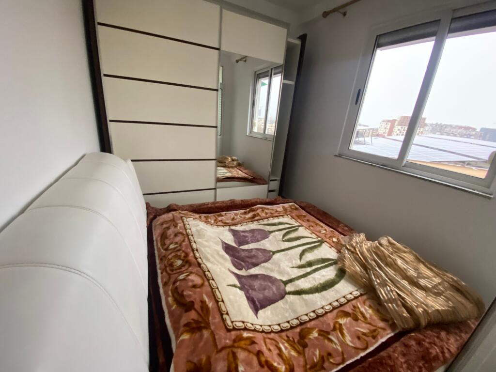 2+1,i mobiluar universitsti logos ,zog i zi,450 euro