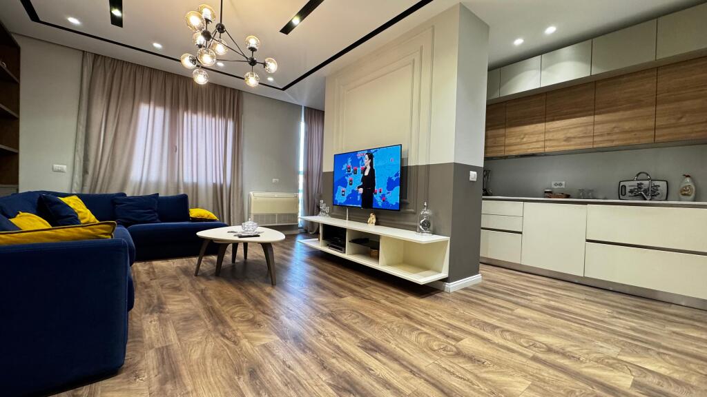 Apartament 3+1 per qira ne Qender!