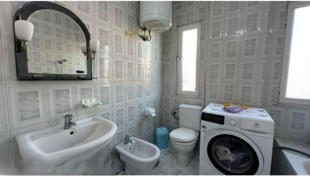 APPARTAMENTO GRANDE 2+1+2 + 2 BALCONI VICINO ALL'EX ULTIMA STAZIONE DELLA NUOVA TIRANA! 270.000 €