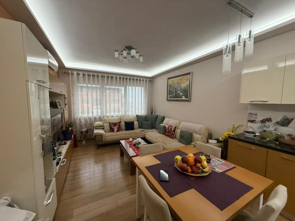 Appartamento 2+1+2 in vendita vicino a Bar Artisti, Astir !!