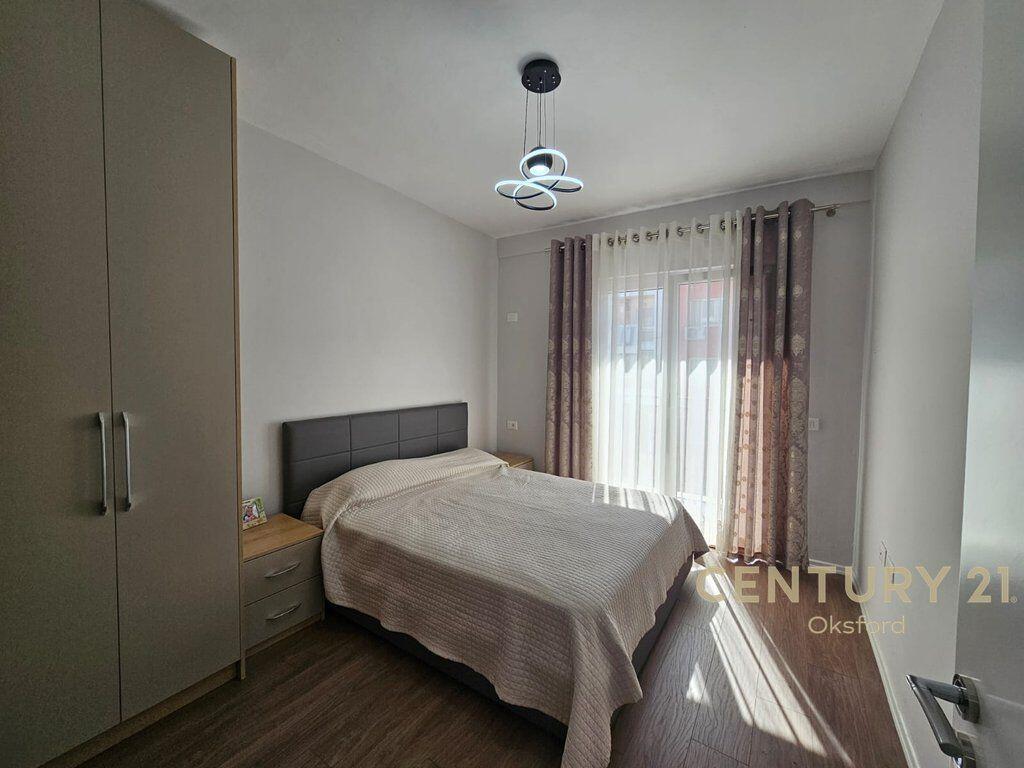 Shitet Apartament 1+1 i Mobiluar – Yzberisht