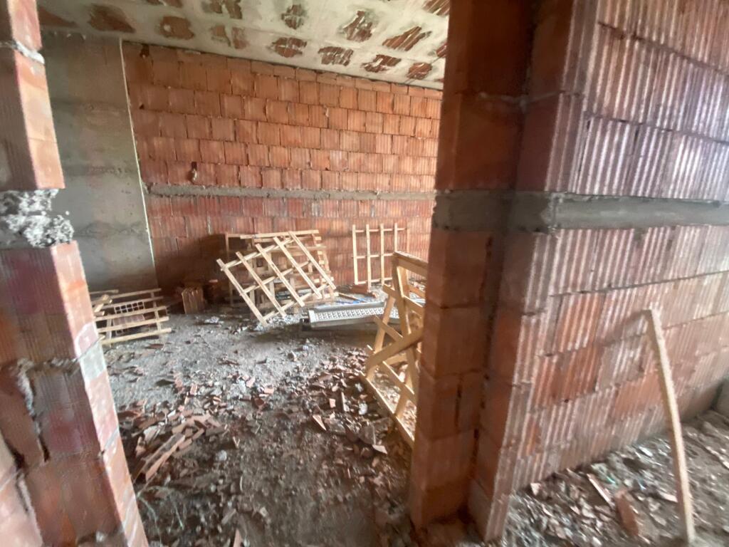 2+1, finito Paskuqan a Belfiore, 120.000 euro