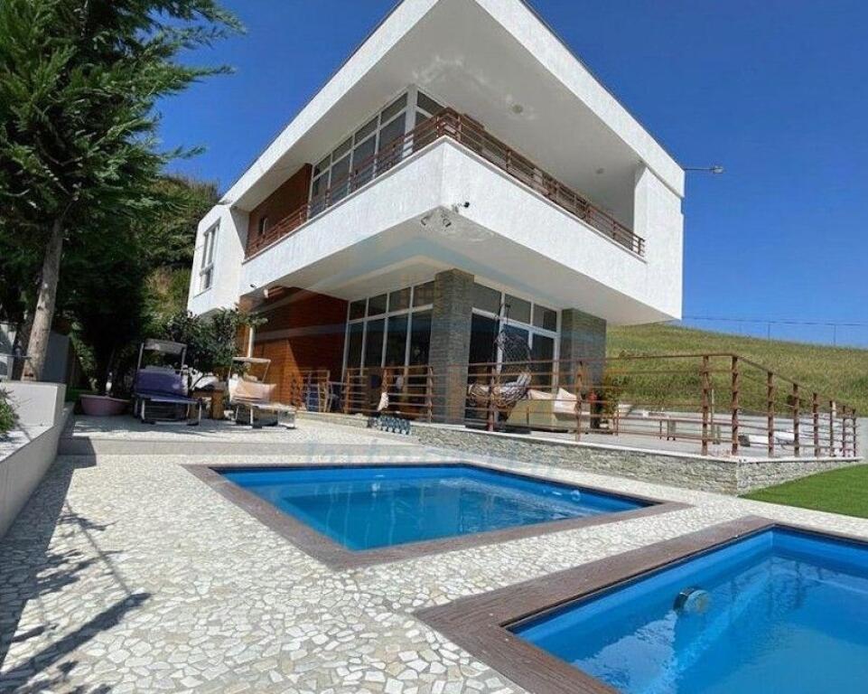 Affitto, Villa su 2 piani con piscina, Farkë, Tirana