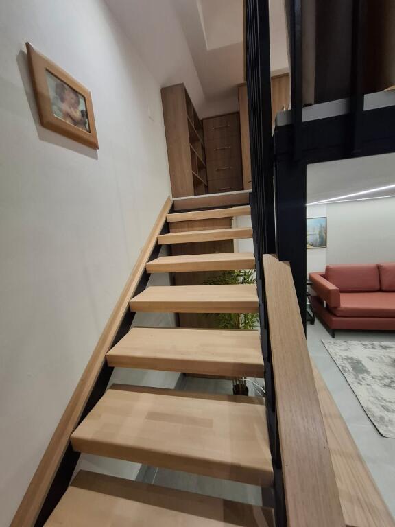 jepet me qera duplex lagja 13 ne plazh