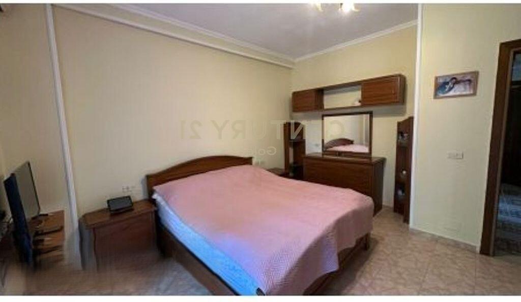 APPARTAMENTO GRANDE 2+1+2 + 2 BALCONI VICINO ALL'EX ULTIMA STAZIONE DELLA NUOVA TIRANA! 270.000 €