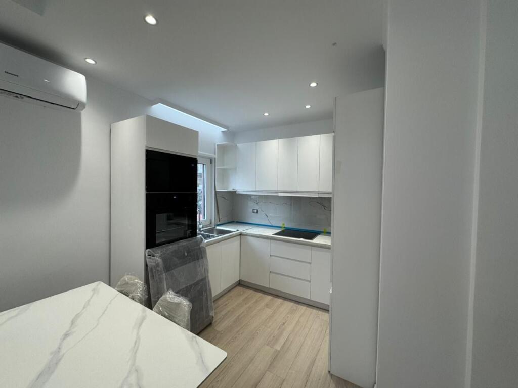 Apartment me qera 2+1 Him kolli