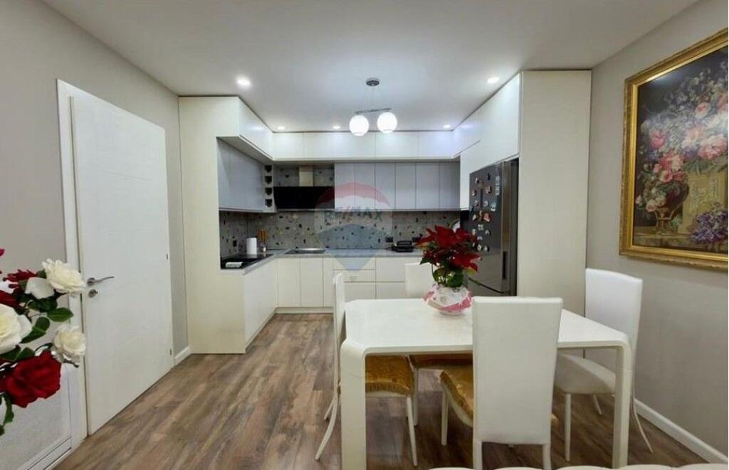 Apartament 2+1 - Për Shitje - Profarma, Tiranë!!! ID: 530181047-553