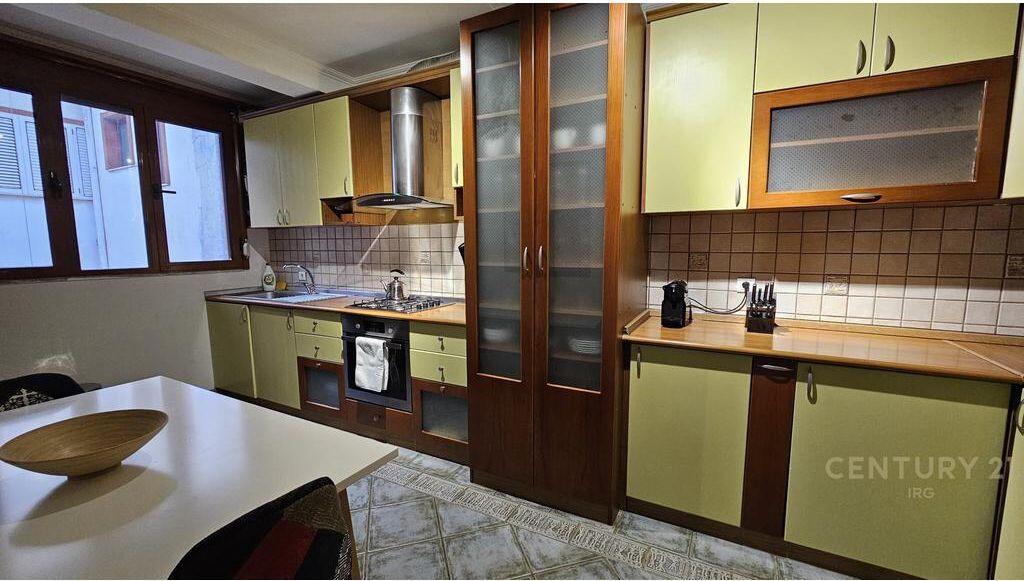 Apartment 3+1+2 for sale in the Ish-Blloku area