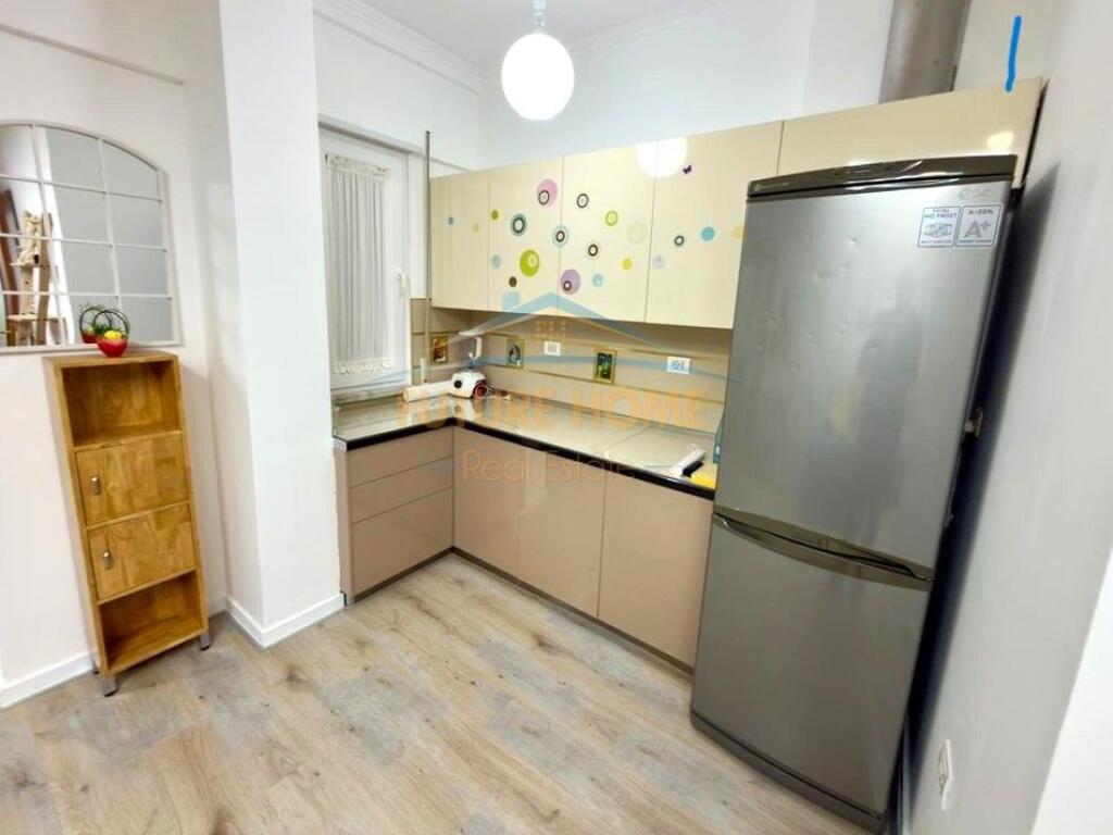 Apartament 3+1+2+Post Parkimi, Liqeni i Thate, Tiranë - QERA