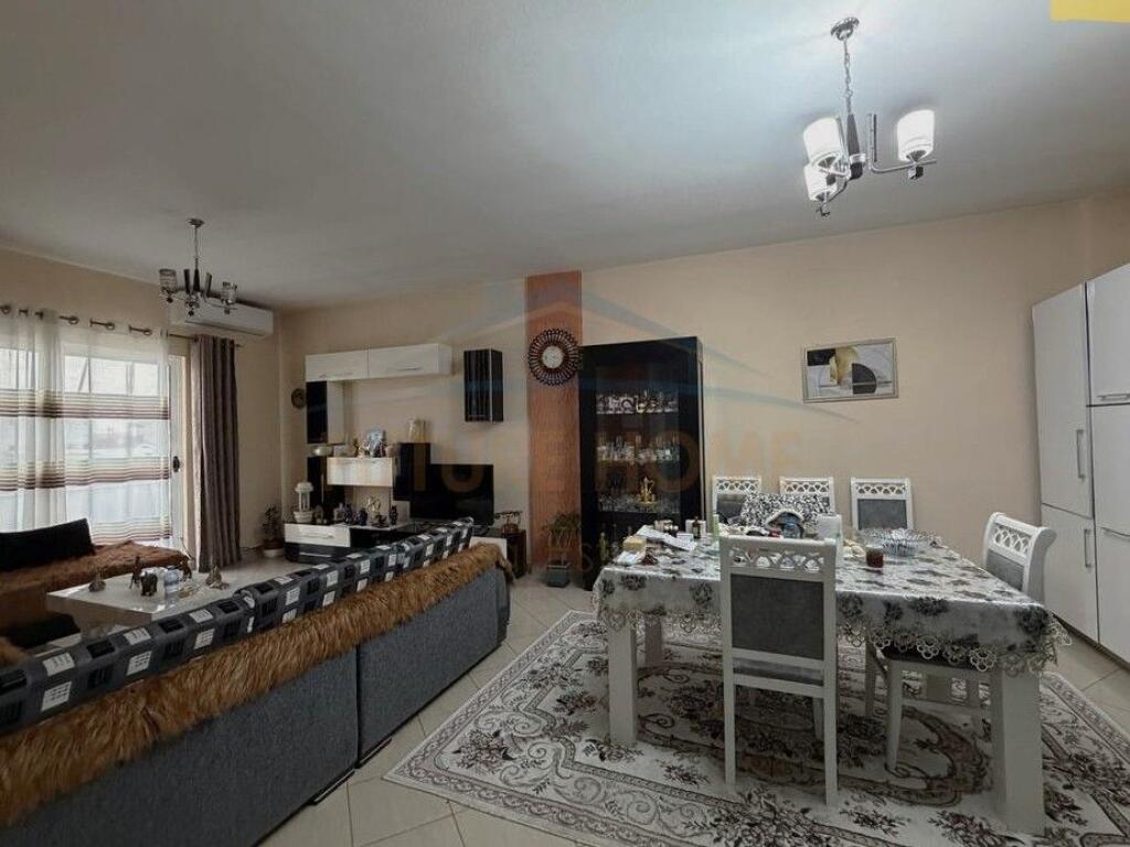 Shitet, Apartament 2+1, Kodra e Priftit, Tiranë