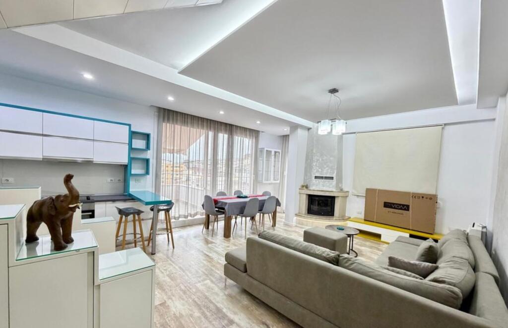 Duplex 3+1+2 with Veranda + Parking – Selitë Roundabout🏙