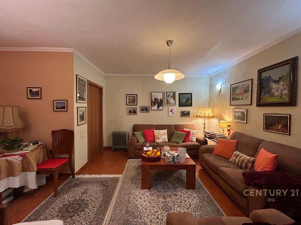 Apartament 2+1 per shitje pas Ambasades Amerikane