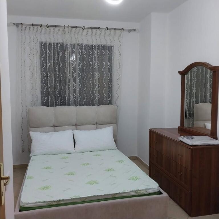 JEPET ME QIRA APARTAMENT 1+1 NË ASTIR, BAR XHAMERO