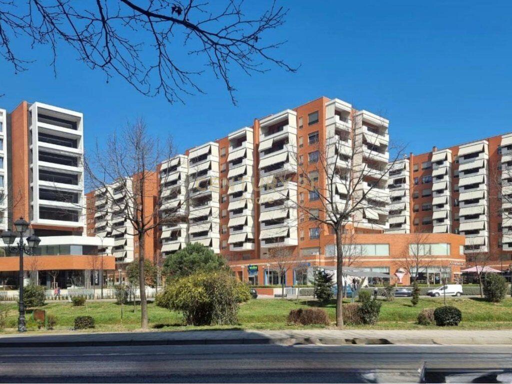 Locale commerciale in vendita nel Complesso Delijorgji – Uno dei complessi più richiesti in città!
