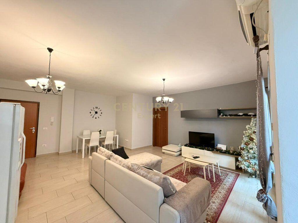 Appartamento 1+1 in Vendita Vicino al Porto, Quartiere n. 3, Durazzo