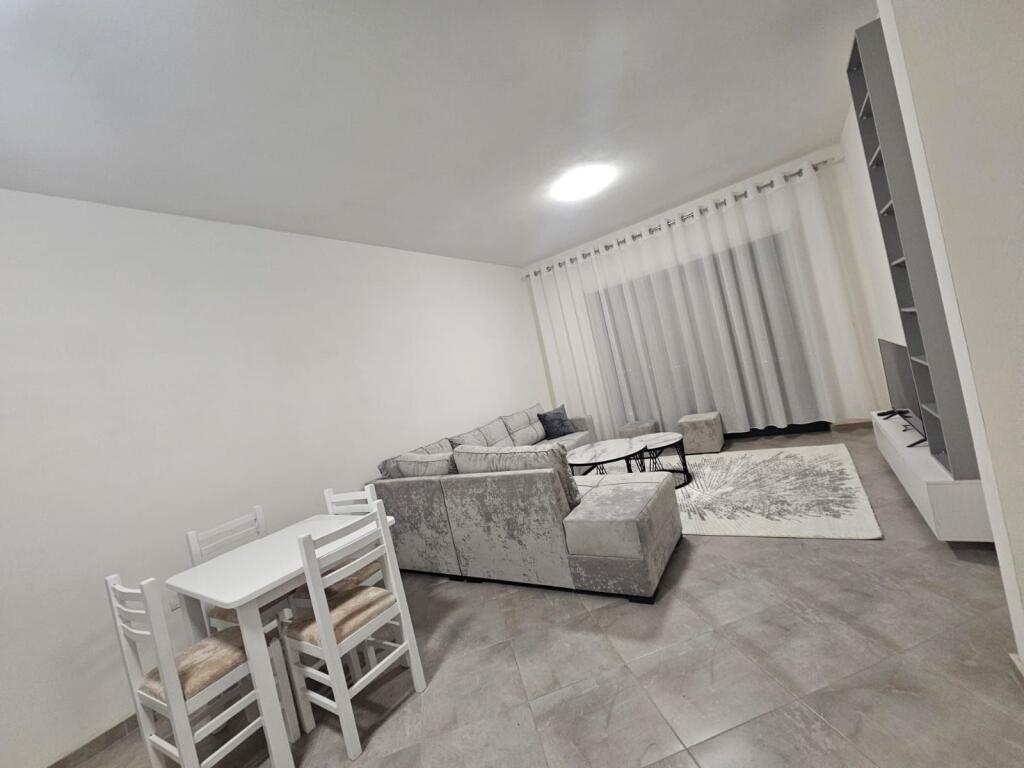 Affitto Appartamento 1+1 con posto auto Green City Unaza e Re