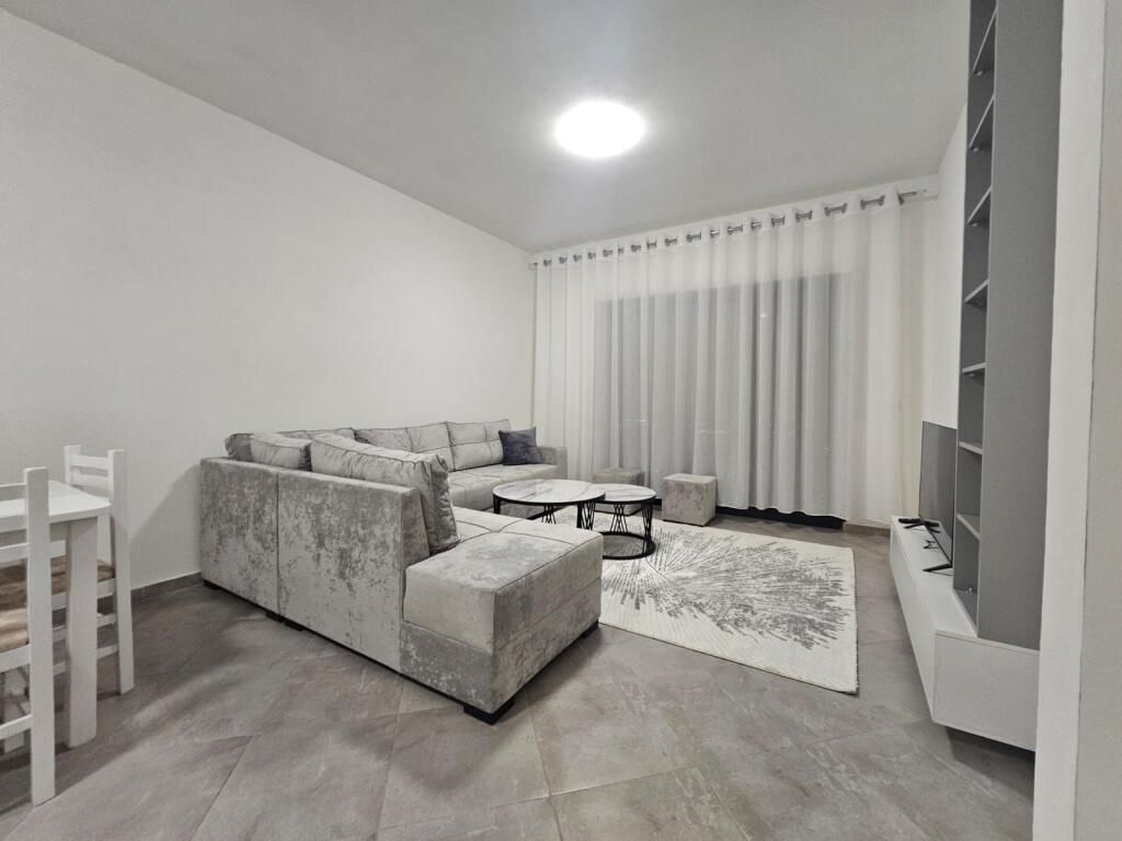 Affitto Appartamento 1+1 con posto auto Green City Unaza e Re
