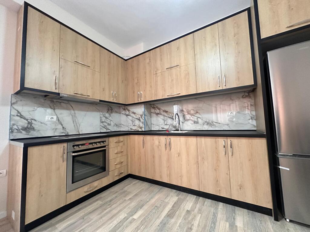 🏡 Jepet me Qira Apartament 2+1 me Post Parkimi