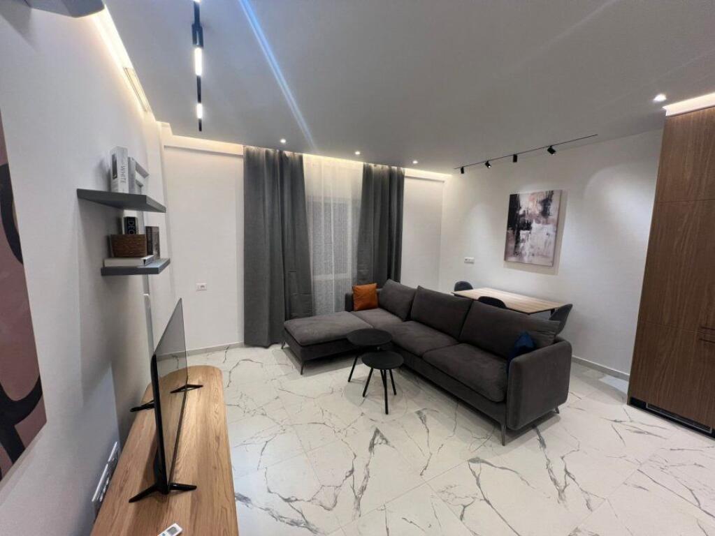Jepet Me Qera , Apartament 1+1 , Zogu i Zi , Tirane.