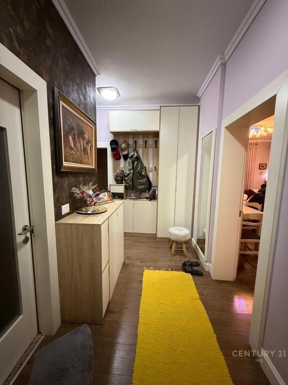 Apartment 2+1 for sale near Globe