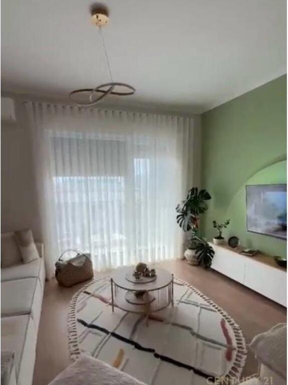 Shitet Aparament 2+1+2 Tek Bulevardi i Ri, Tirane! Parkim me 
