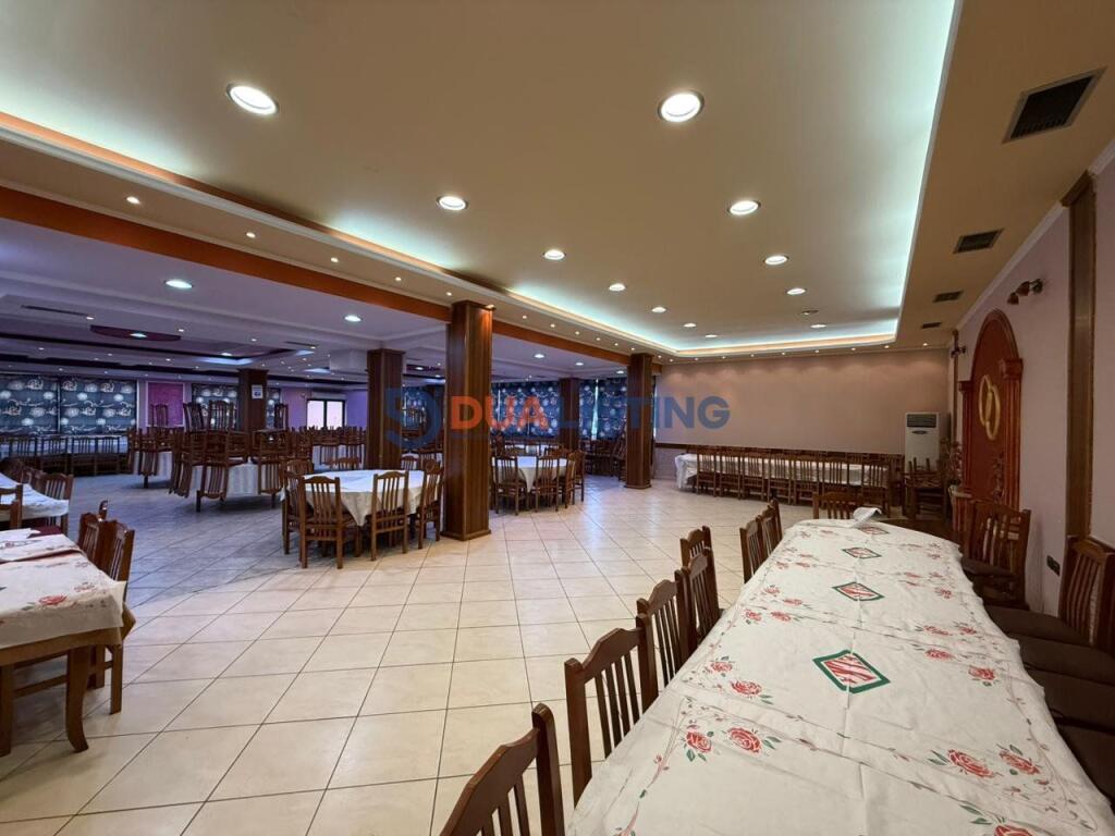 Locale Commerciale in Affitto – Kombinat, Sharrë