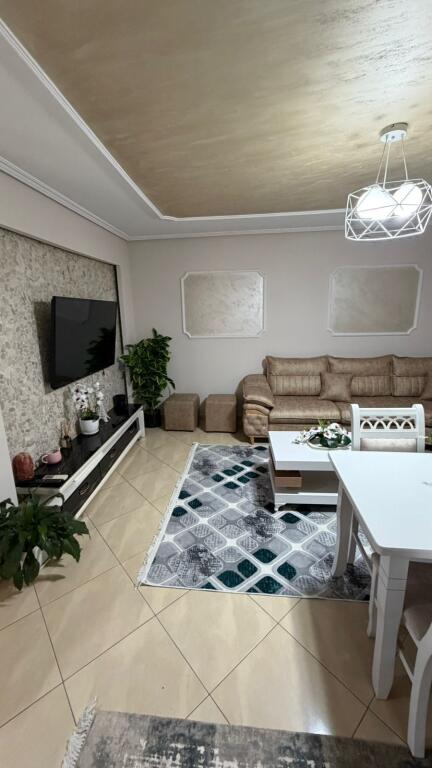 Apartment 2+1 for rent – Zogu i Zi, opposite Ring Center.