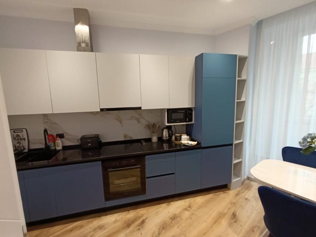 Shite hyrje 2+1+2 tualete  Sip 91 m2  Adresa  adresa afer  mbrapa kopshtit tom alimhilli