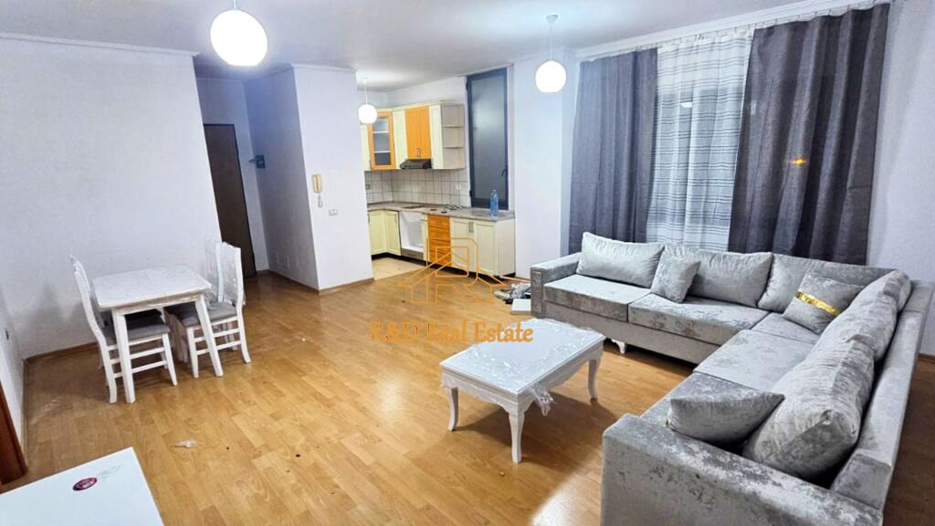 🏡 APPARTAMENTO IN AFFITTO – Via 3 Dëshmorët, Yzberisht